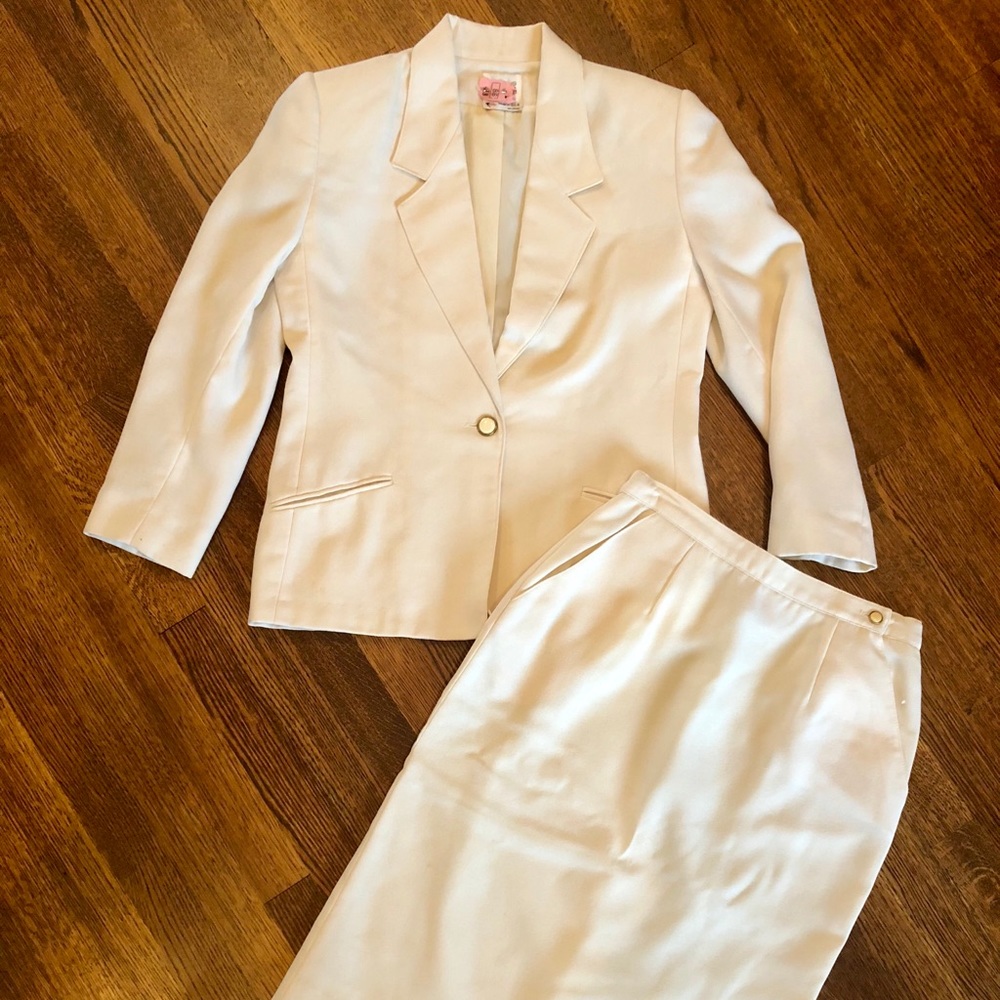 Suburban Petites Cream Suit